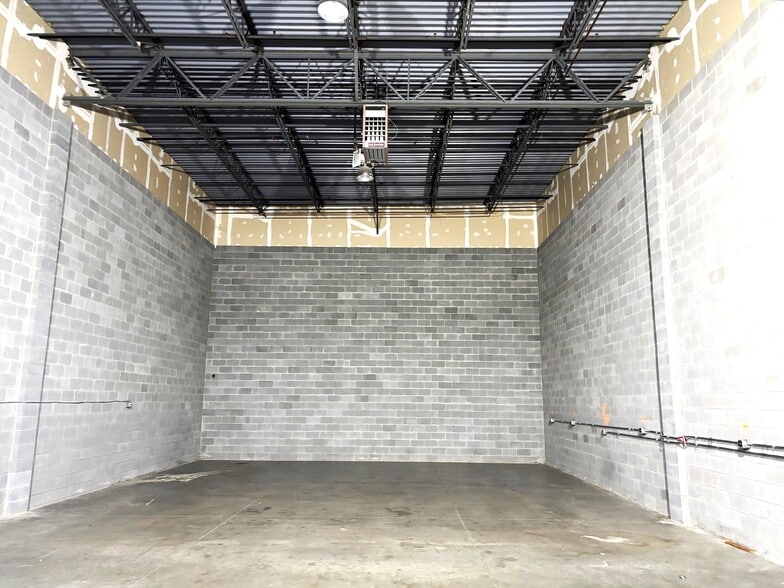 More Photos Of 45945 Trefoil Ln, Sterling Light Manufacturing For Sale