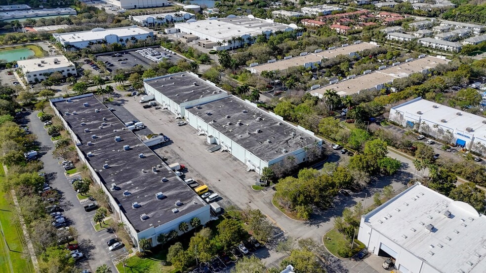 More Photos Of 4800 Lyons Technology Pky, Coconut Creek Warehouse For Sale