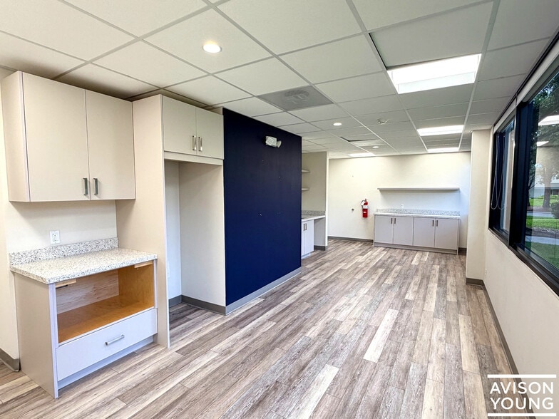 More Photos Of 500 Sawgrass Corporate Pky, Sunrise Office For Lease