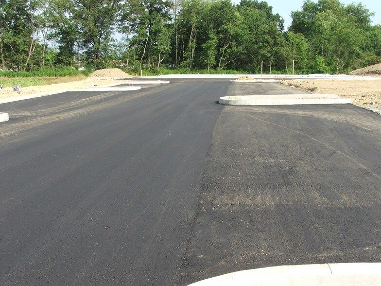 More Photos Of 128 Graham Park Dr, Cranberry Township Freestanding For Lease