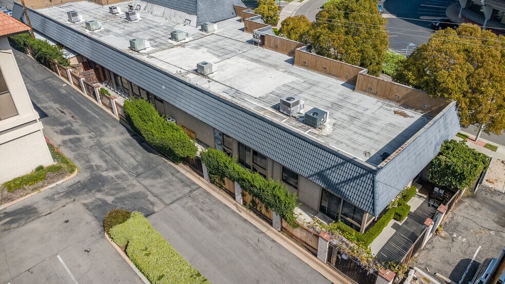 More Photos Of 550 N Golden Circle Dr, Santa Ana Office For Lease