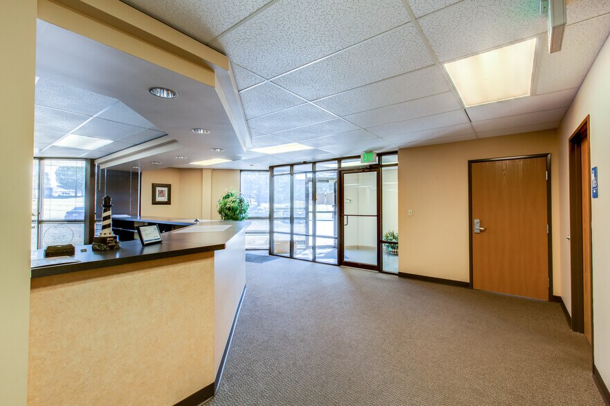 More Photos Of 7399 S Tucson Way, Centennial Flex For Lease