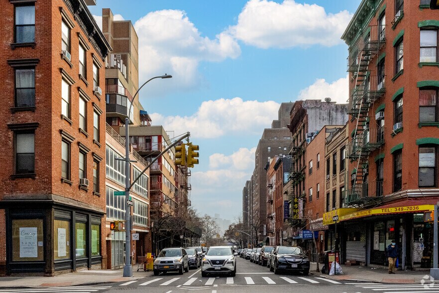 More Photos Of 48 Market St, New York Apartments For Sale