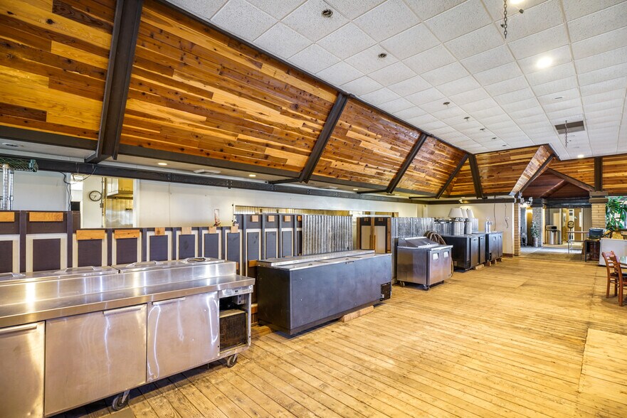 More Photos Of 4070 Country Rd 89, Dunnigan Restaurant For Sale