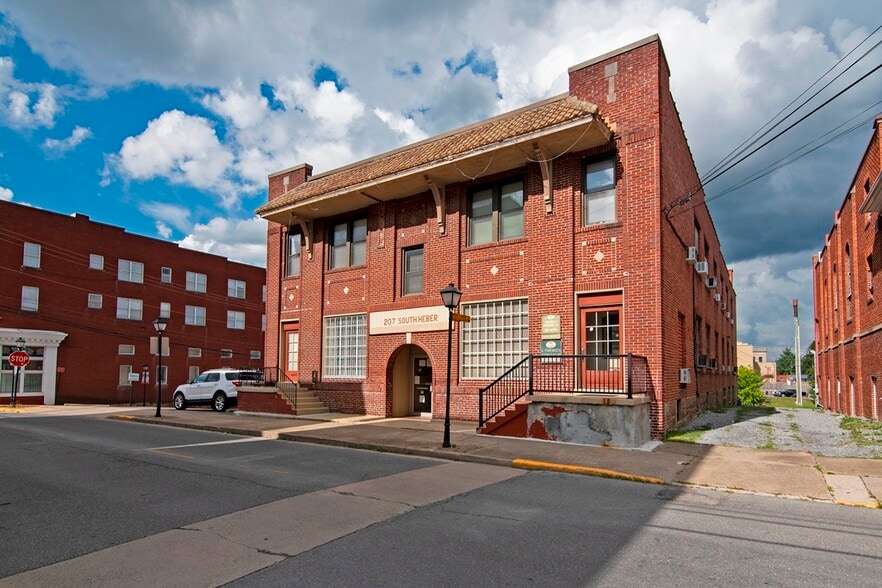 More Photos Of 207 S Heber St, Beckley Office For Sale