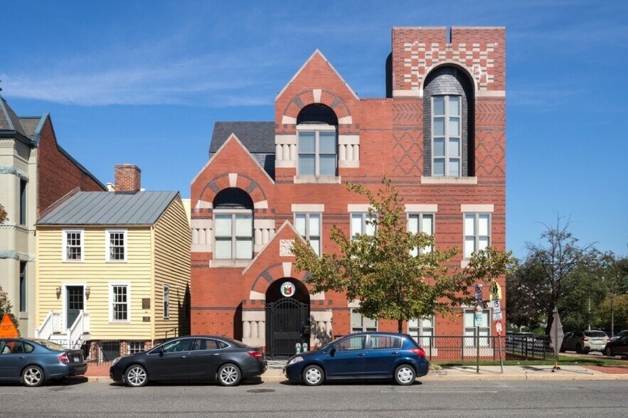 More Photos Of 518 C St NE, Washington Office For Sale