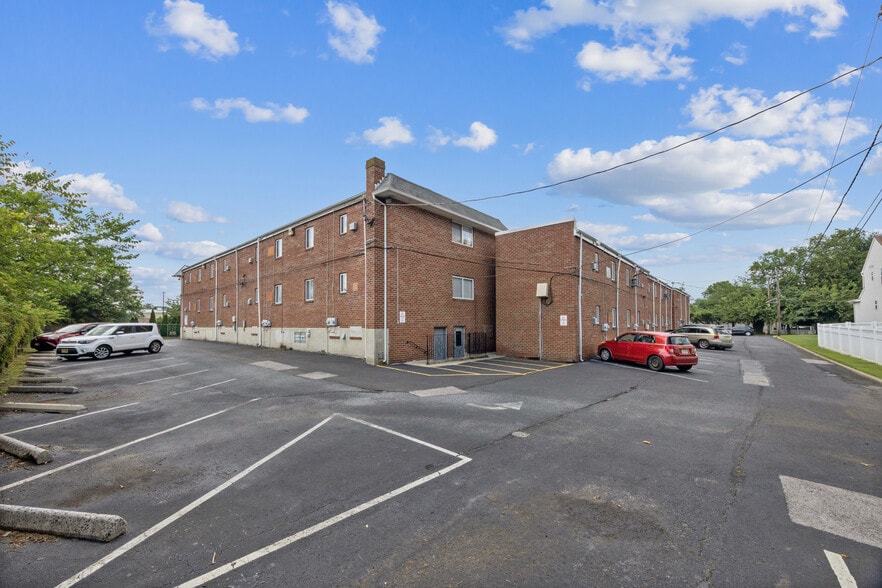 More Photos Of 601 Buttonwood Ave, Maple Shade Township Apartments For Sale