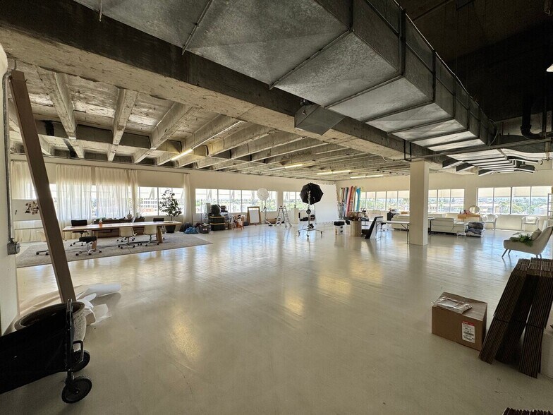 More Photos Of 515 N Sycamore St, Santa Ana Office For Lease