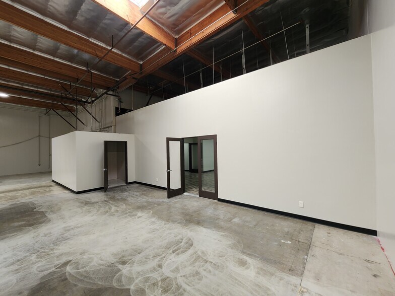 More Photos Of 4833 Lanier Rd, Chino Warehouse For Lease