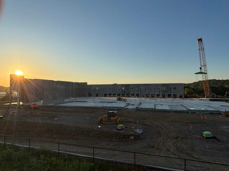 More Photos Of 3600 Central Pike, Hermitage Warehouse For Lease