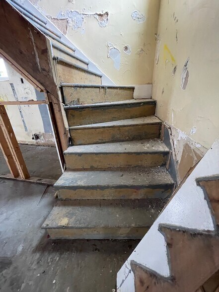 More Photos Of 2400 Delachaise St, New Orleans Specialty For Sale