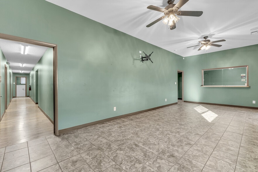 More Photos Of 60 2nd Ave SW, Taylorsville Healthcare For Sale