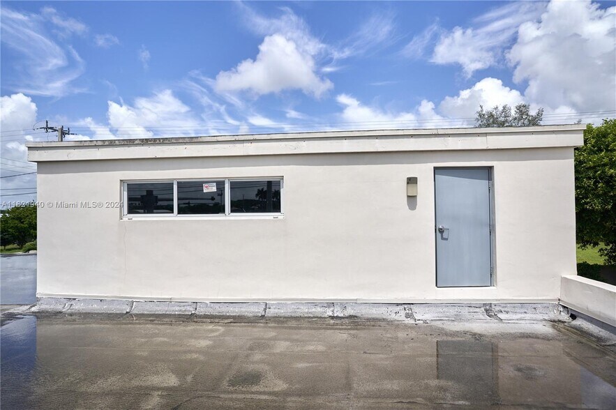 More Photos Of 17701 SW 232nd St, Miami Restaurant For Sale