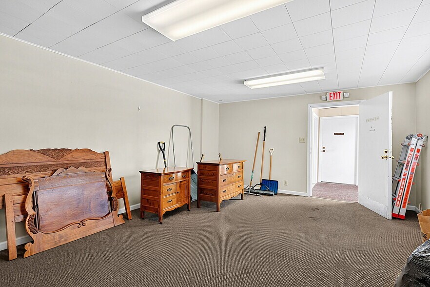 More Photos Of 7102 E Pendleton Pike, Indianapolis Office For Sale