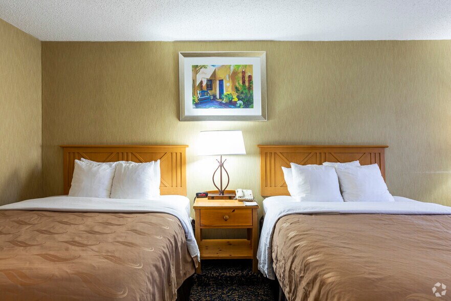 More Photos Of 4600 E Pine St, Deming Hotel For Sale