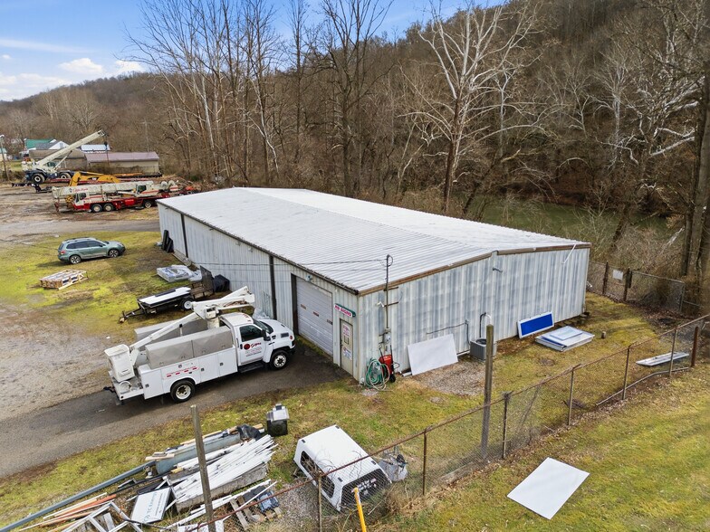 More Photos Of 5100 Elk River Rd N, Elkview Flex For Sale