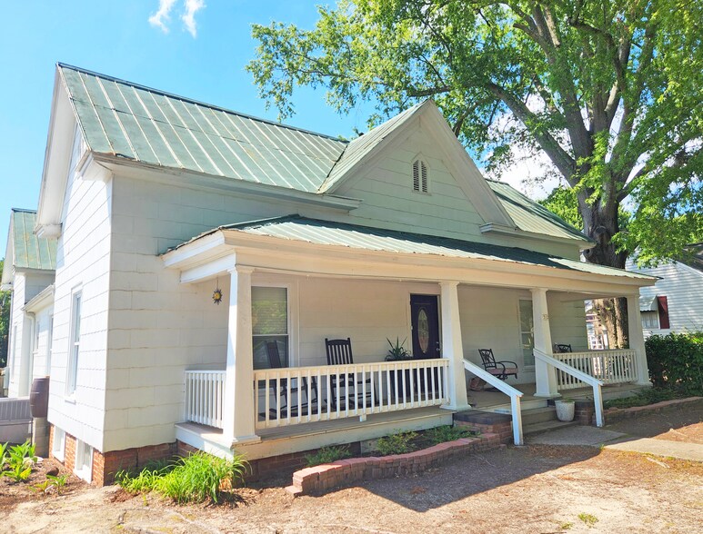 More Photos Of 312 S Mason St, Apex General Retail For Sale