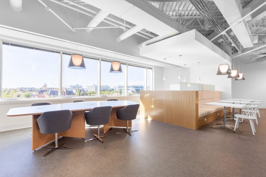 More Photos Of 600 Crowfoot Cres NW, Calgary Coworking Space