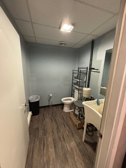 More Photos Of 4155 Gibson Dr, Tipp City Manufacturing For Lease