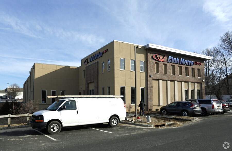 More Photos Of 18 Wilson Ave, Manalapan Township Health Club For Lease