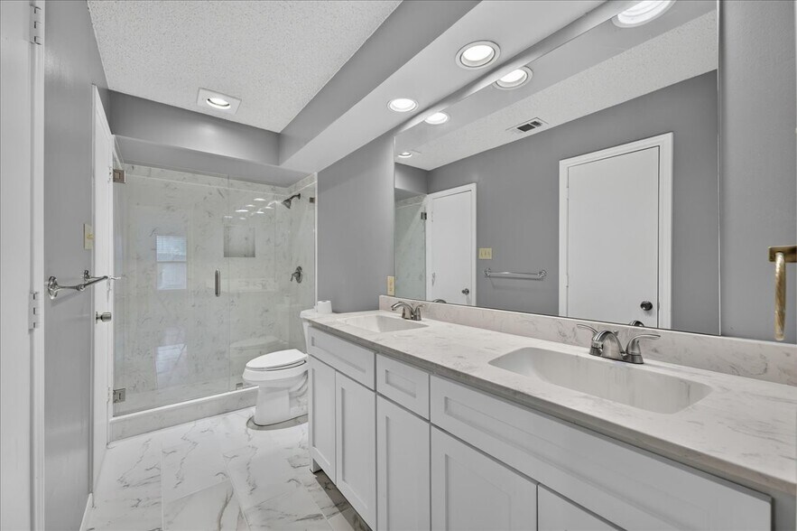 More Photos Of 210-212 Saint Marys Pl, Rockwall Apartments For Sale