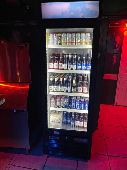 More Photos Of 4834 Montana Ave, El Paso Bar For Sale