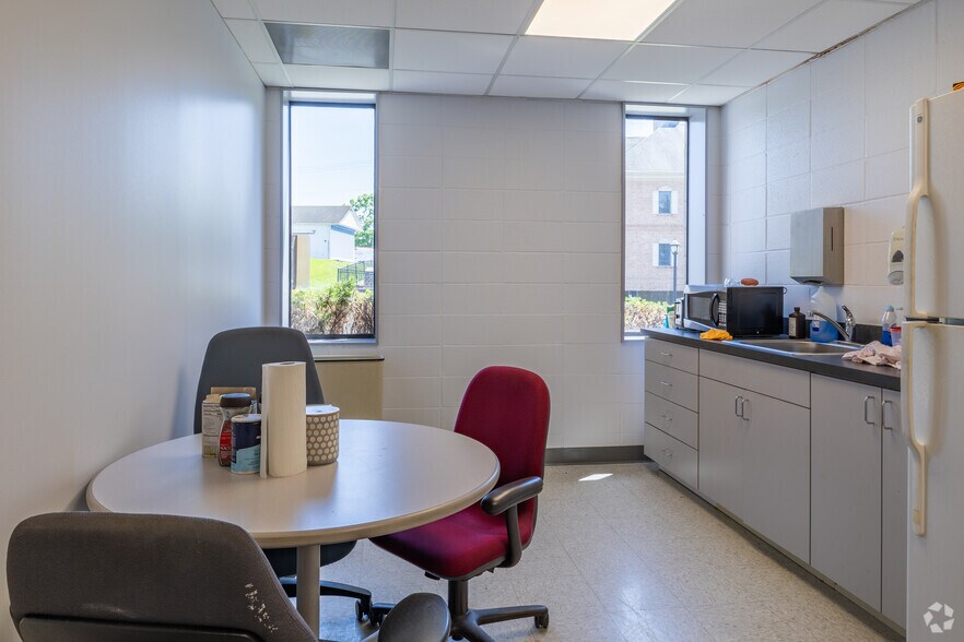More Photos Of 140 Sipe Ave, Hummelstown Office For Sale