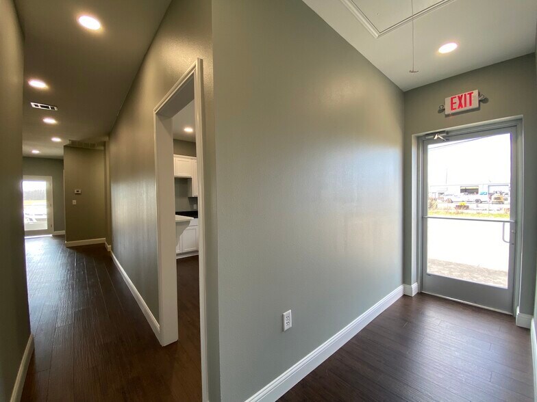 More Photos Of 5490 Washington Blvd, Beaumont Office For Lease