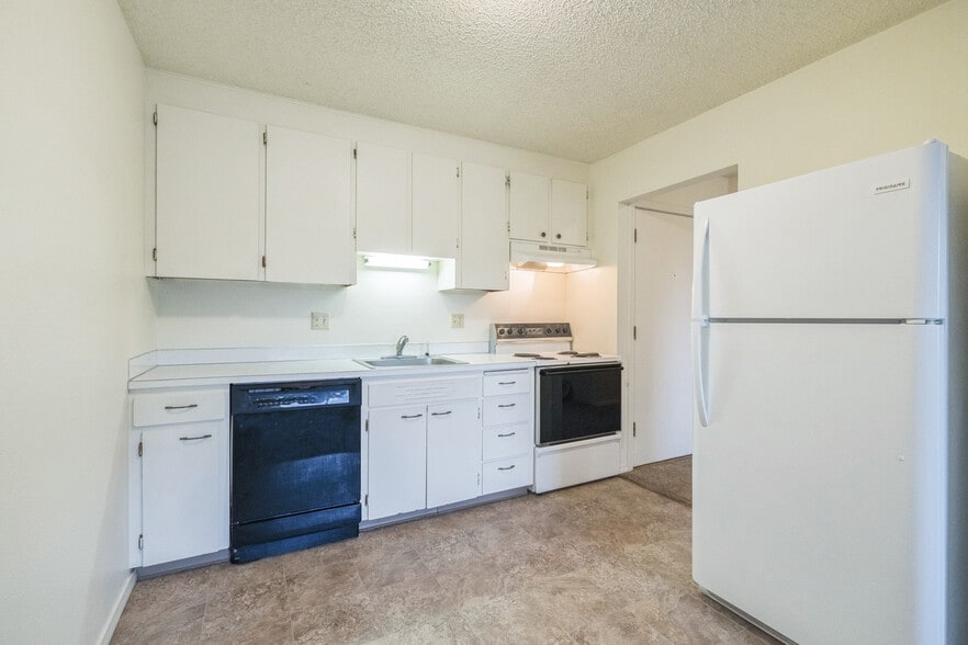 More Photos Of 1020 S 20th Ave, Yakima Apartments For Sale