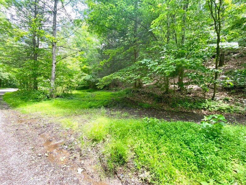 More Photos Of 15303 Midland Trl, Ansted Freestanding For Sale