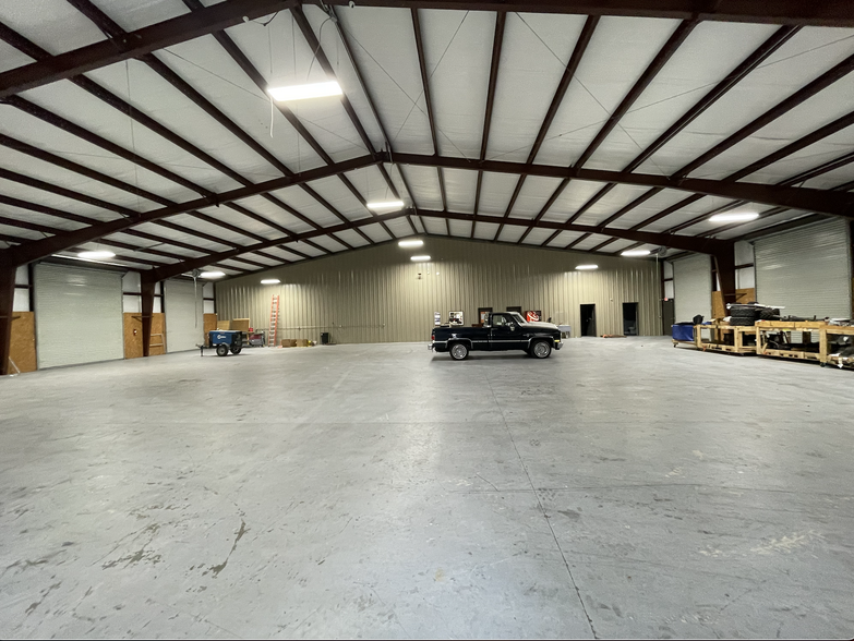 More Photos Of 101 Old Dairy Rd, Ailey Warehouse For Sale