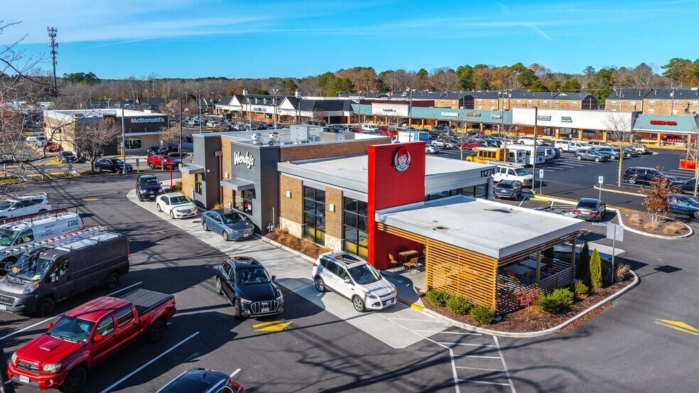 Primary Photo Of 11274 Patterson Ave, Richmond Fast Food For Sale