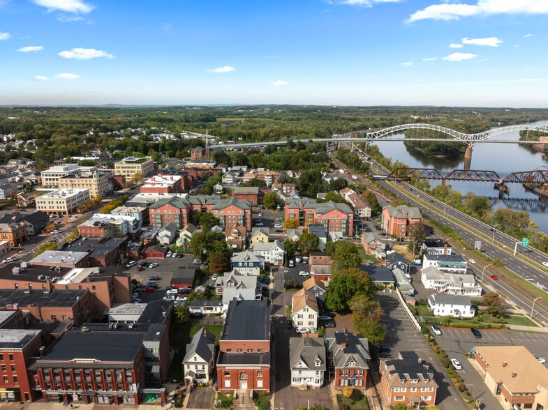More Photos Of 54 Washington St, Middletown Office For Sale
