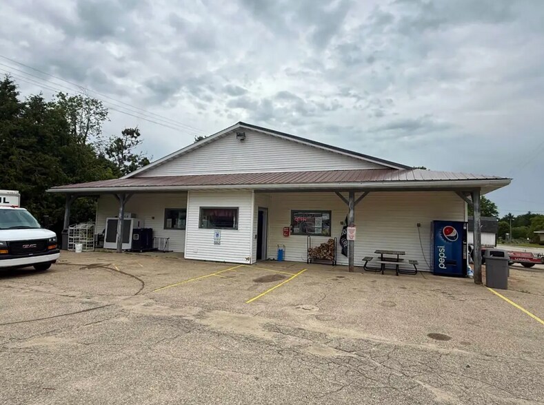 More Photos Of O E Railroad St, Kendall Freestanding For Sale