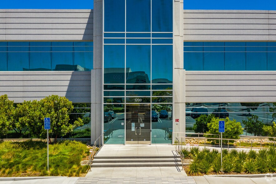 More Photos Of 1400 Bridge Pky, Redwood City Unknown For Lease