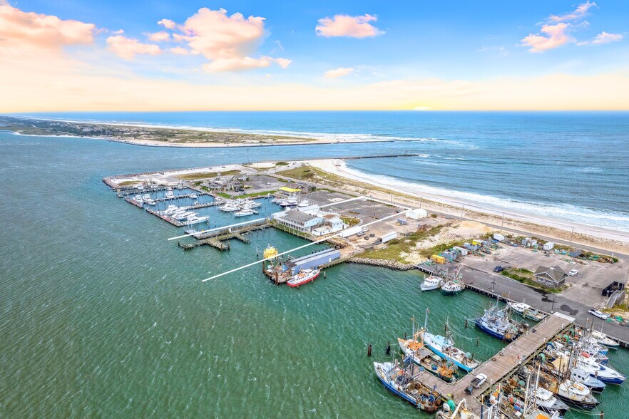 More Photos Of 363 Beach rd, Hampton Bays Restaurant For Sale