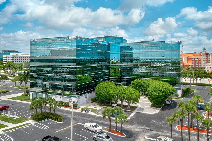 More Photos Of 500 W Cypress Creek Rd, Fort Lauderdale Office For Lease