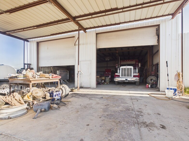 More Photos Of TBD Rancho St, Pecos Warehouse For Sale