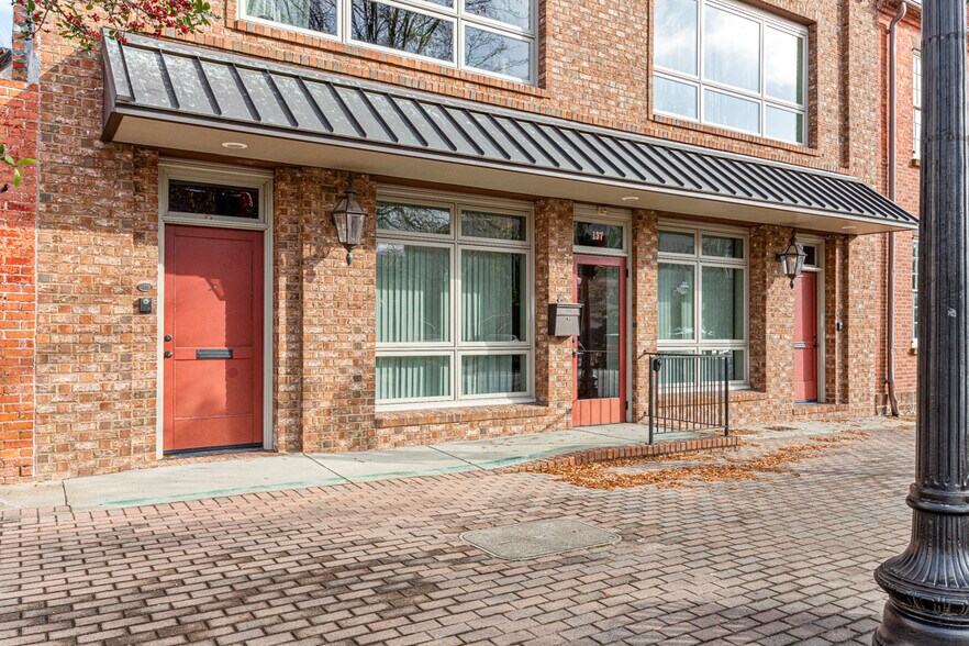 More Photos Of 137 Person St, Fayetteville Office For Lease