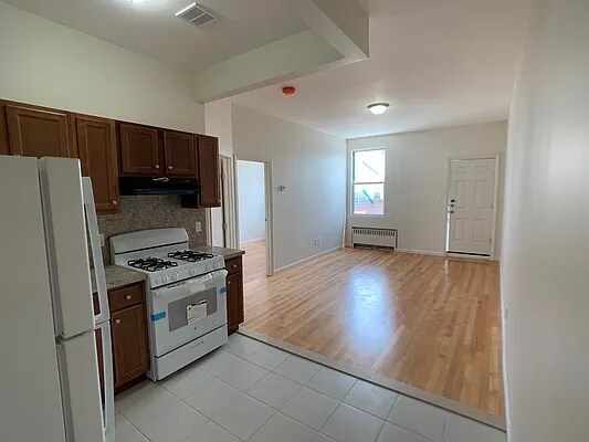 More Photos Of 2828 W 19th St, Brooklyn Apartments For Sale