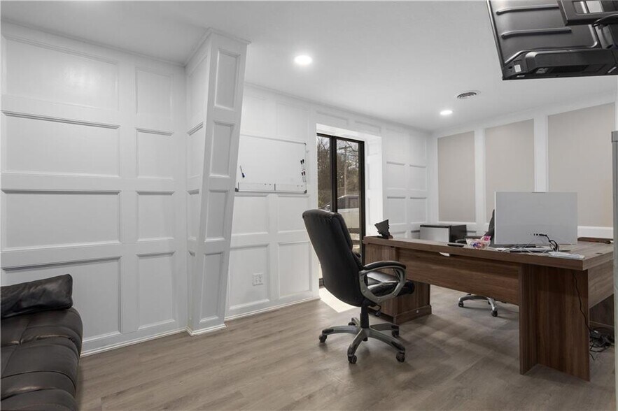 More Photos Of 3709 Pickett Rd, Saint Joseph Auto Repair For Sale