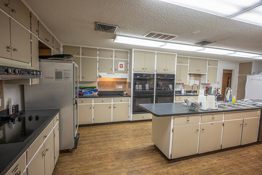 More Photos Of 4808 Utica Ave, Lubbock Specialty For Sale