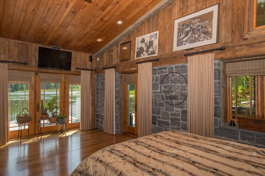 More Photos Of 201 Swartekill Rd, Highland Specialty For Lease