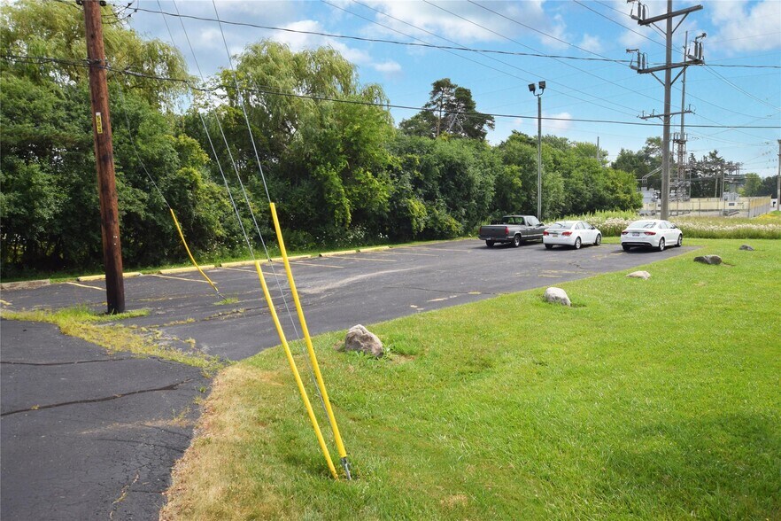 More Photos Of 3438 Lennon Rd, Flint Office For Sale