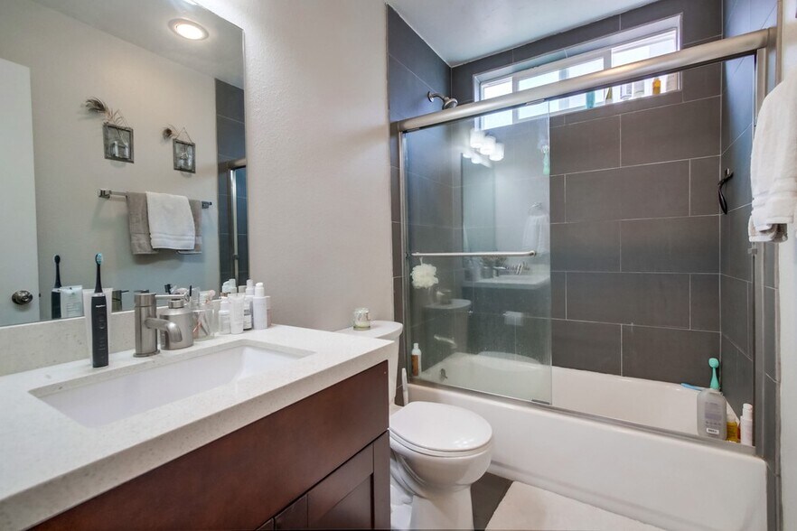 More Photos Of 4344 Van Dyke Ave, San Diego Apartments For Sale