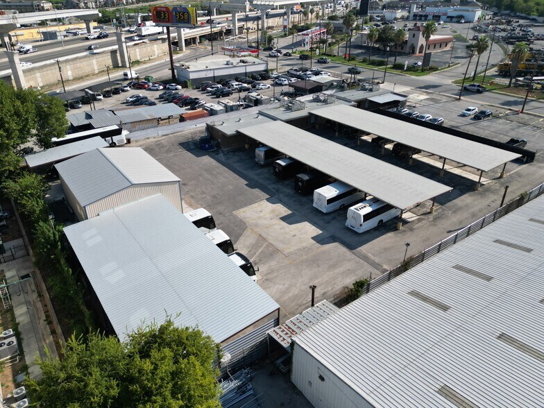 More Photos Of 419 N Weidner Rd, San Antonio Industrial For Sale