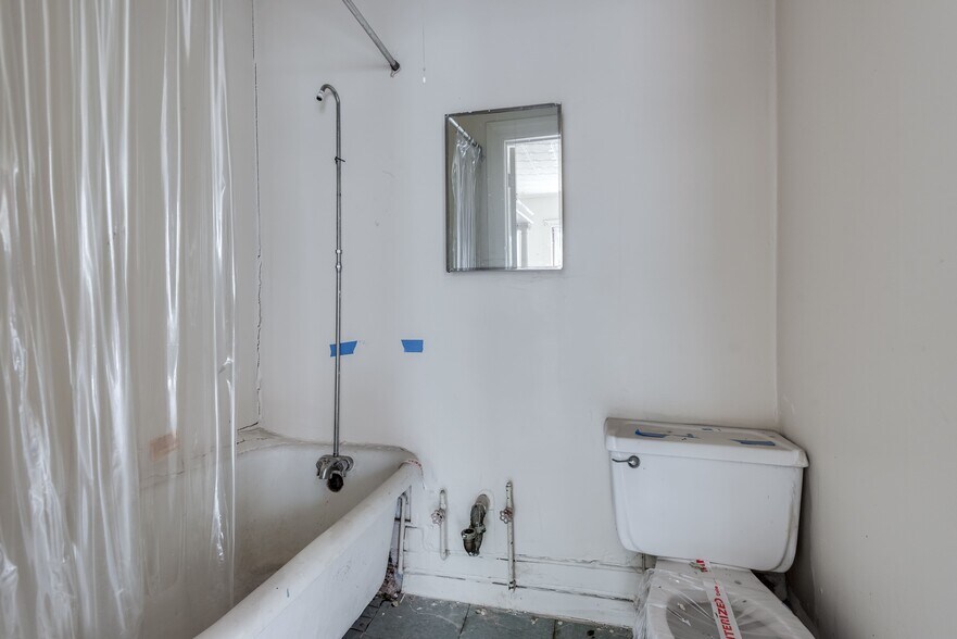 More Photos Of 122 Hoyt St, Brooklyn Multifamily For Sale