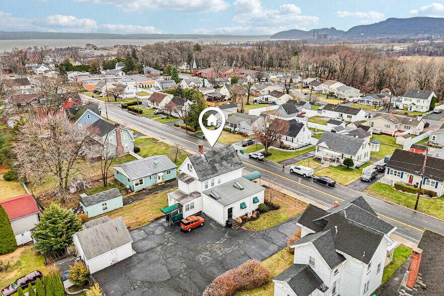 More Photos Of 43 E Main St, Stony Point Specialty For Sale