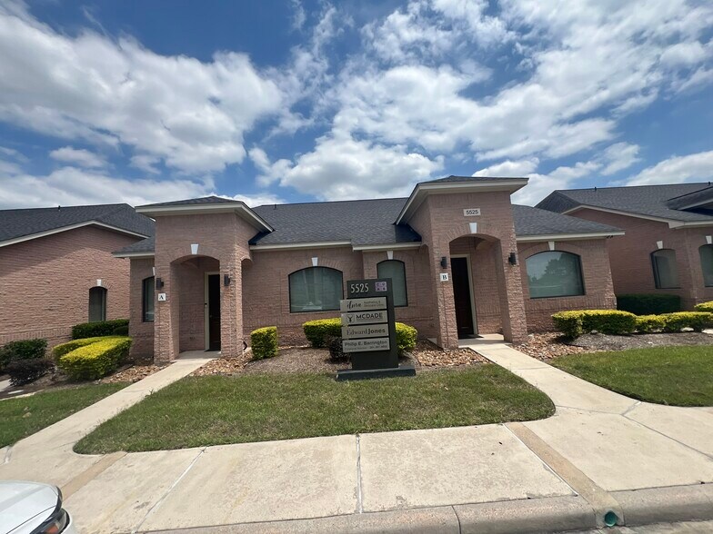 More Photos Of 5501-5529 Louetta Rd, Spring Unknown For Lease