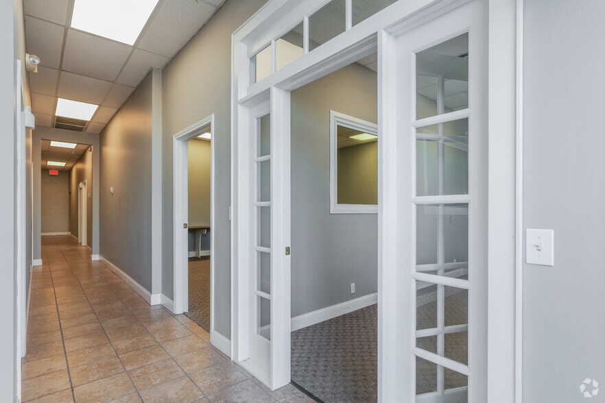 More Photos Of 697-845 N Aspen Ave, Broken Arrow Unknown For Lease